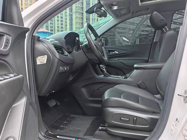 Фото 8 - Chevrolet Equinox