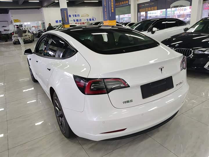 Фото 5 - Tesla Model 3