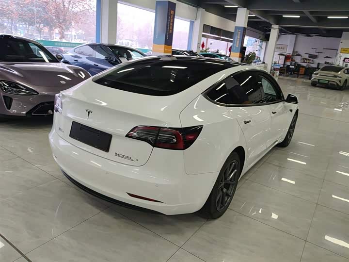 Фото 7 - Tesla Model 3