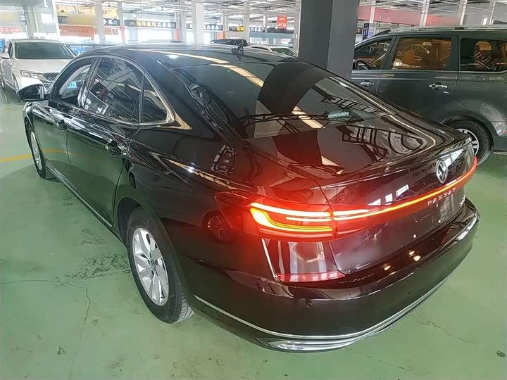 Фото 5 - Volkswagen Passat