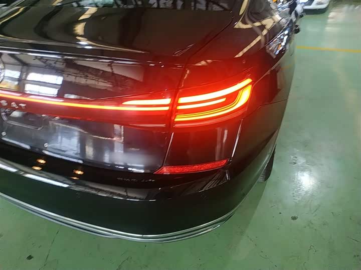 Фото 8 - Volkswagen Passat