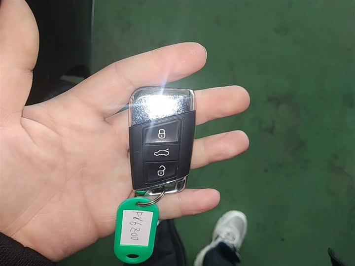 Фото 9 - Volkswagen Passat