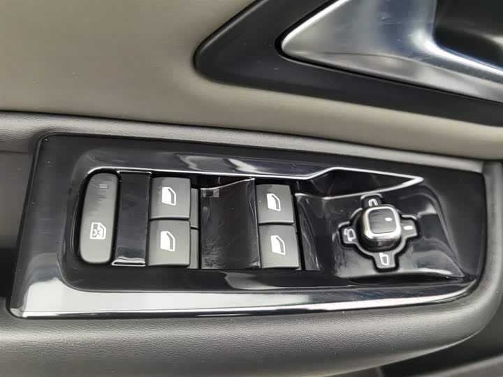 Фото 9 - Citroen C5 X