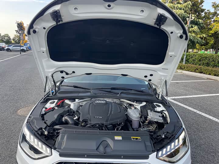 Фото 7 - Audi A4L