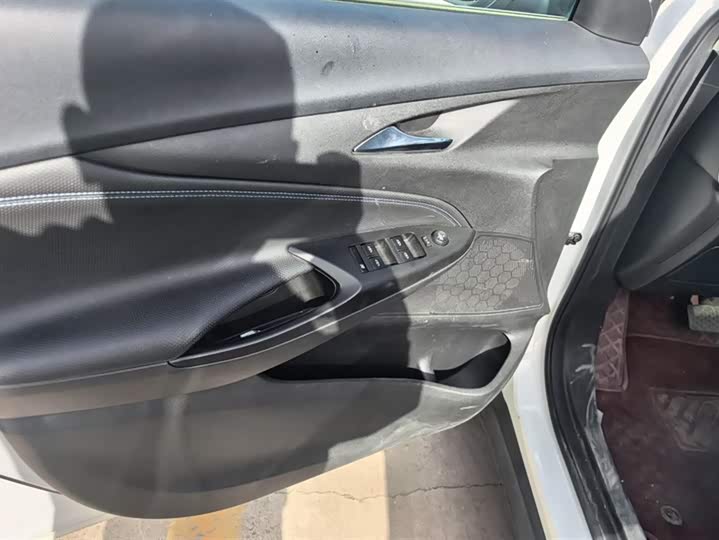 Фото 7 - Buick Encore