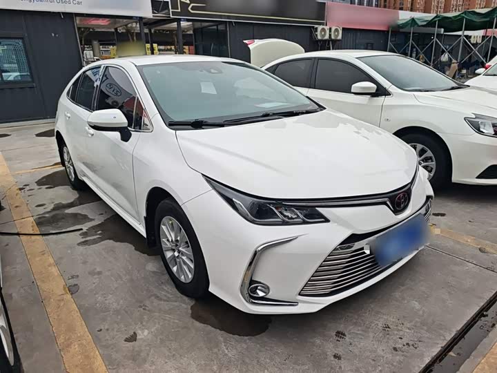 Фото 4 - Toyota Corolla