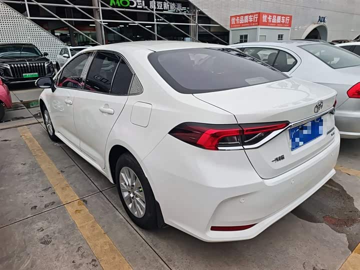 Фото 5 - Toyota Corolla