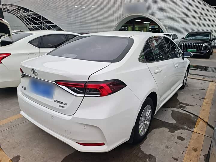 Фото 7 - Toyota Corolla