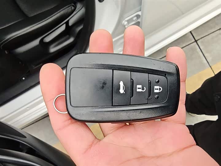 Фото 9 - Toyota Corolla