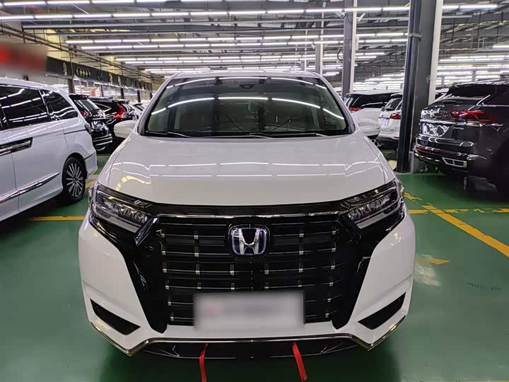 Фото 3 - Honda Elysion