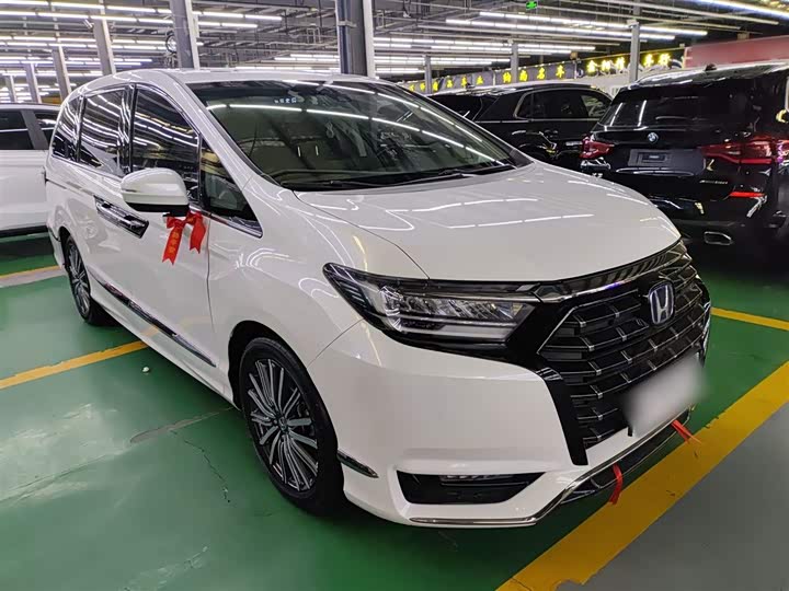 Фото 4 - Honda Elysion