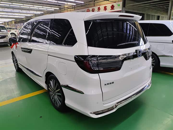 Фото 5 - Honda Elysion