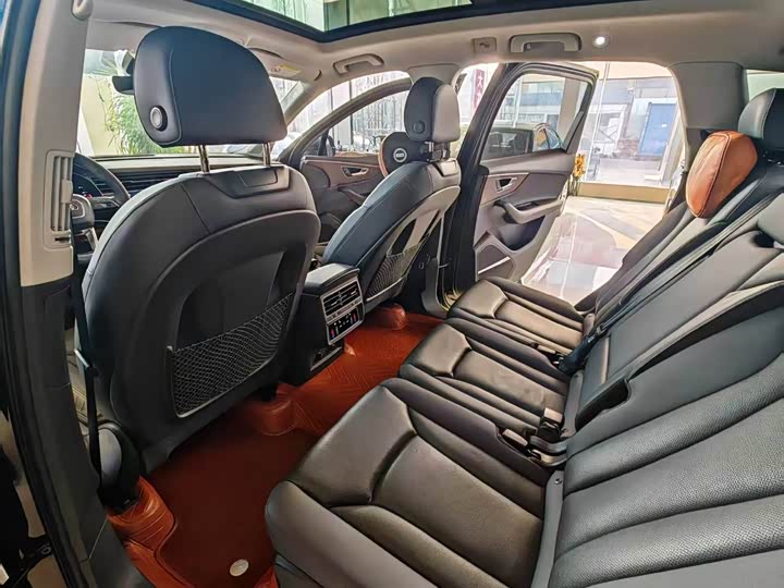 Фото 4 - Audi Q7