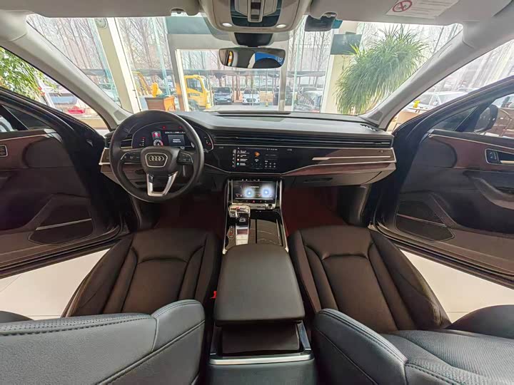 Фото 6 - Audi Q7