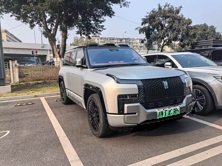 Фото 2 - BYD Yangwang U8