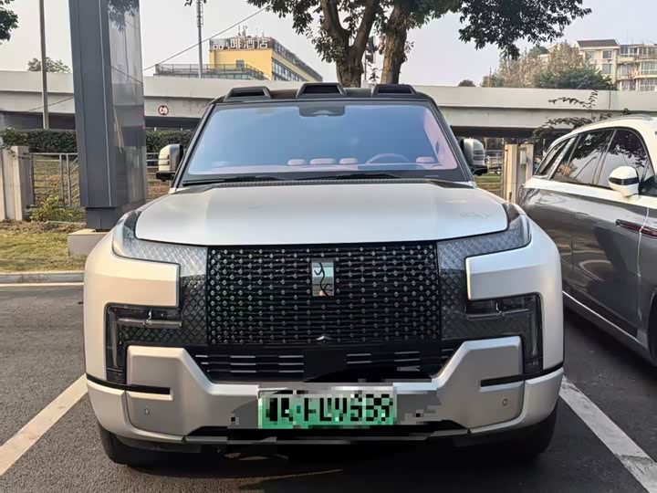 Фото 3 - BYD Yangwang U8