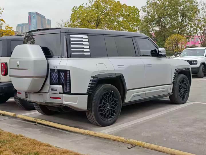 Фото 7 - BYD Yangwang U8