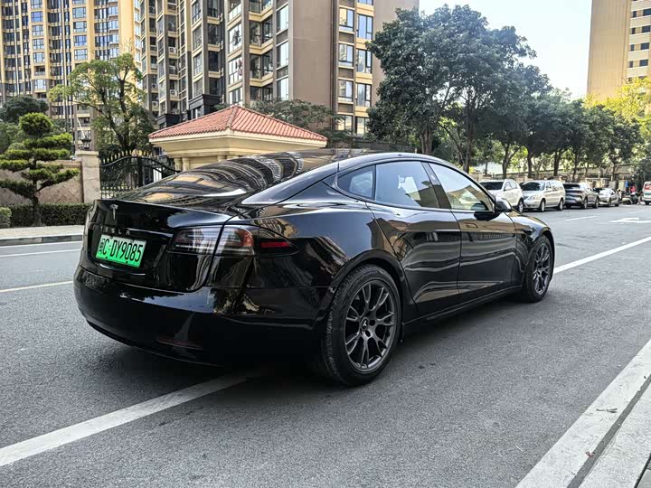 Фото 2 - Tesla Model S