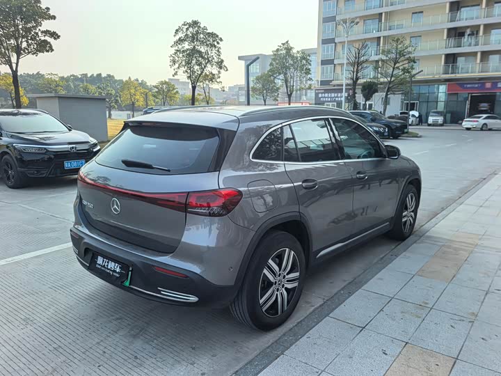 Фото 9 - Mercedes-Benz EQA