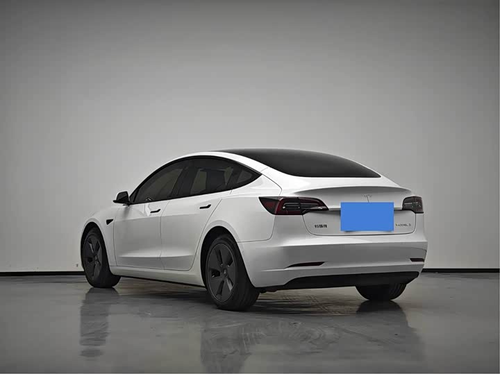 Фото 7 - Tesla Model 3