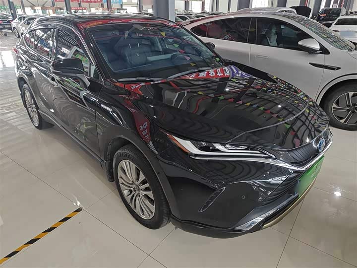 Фото 4 - Toyota Harrier