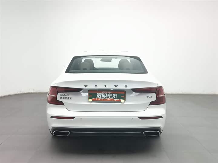 Фото 4 - Volvo S60