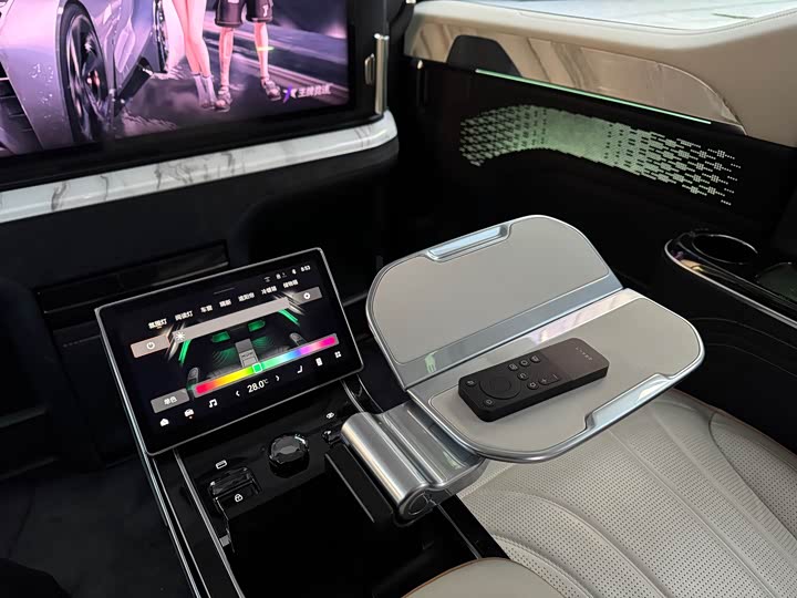 Фото 9 - Zeekr 009