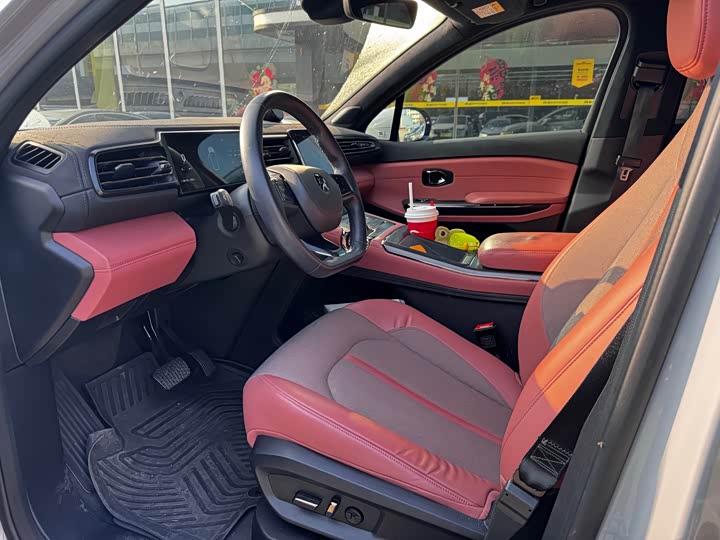 Фото 4 - Nio EC6