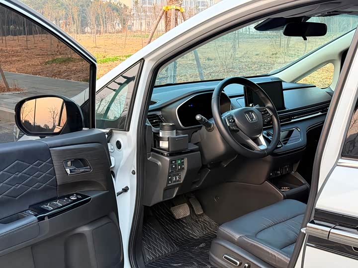 Фото 5 - Honda Elysion