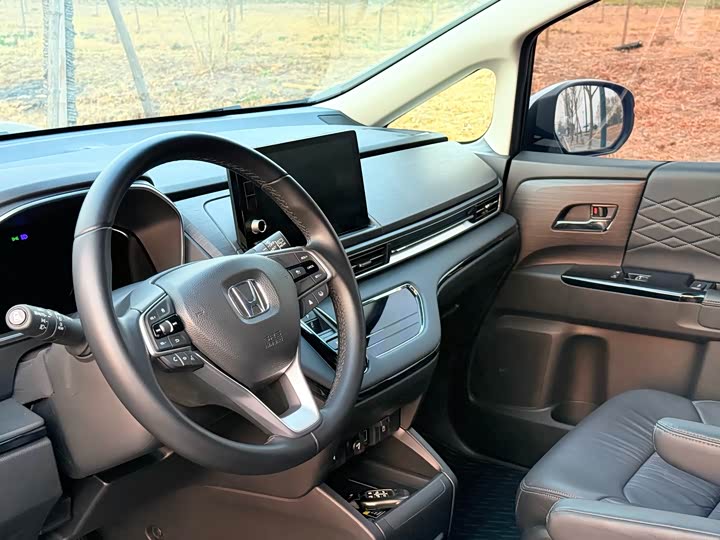 Фото 6 - Honda Elysion