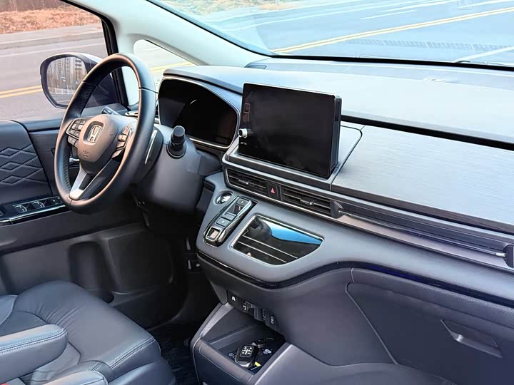 Фото 7 - Honda Elysion