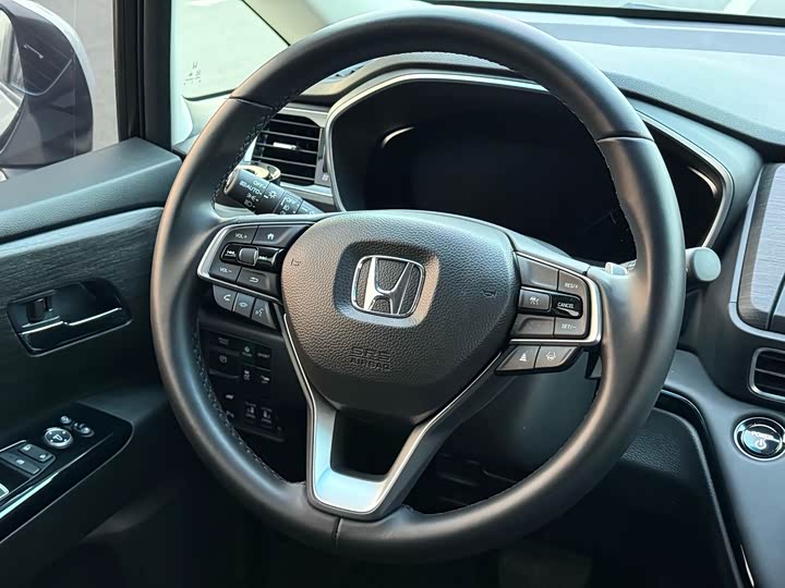 Фото 8 - Honda Elysion