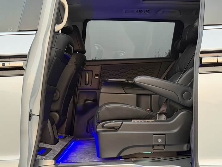 Фото 9 - Honda Elysion