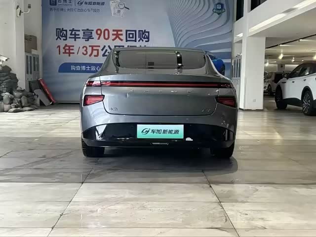 Фото 8 - XPeng P7