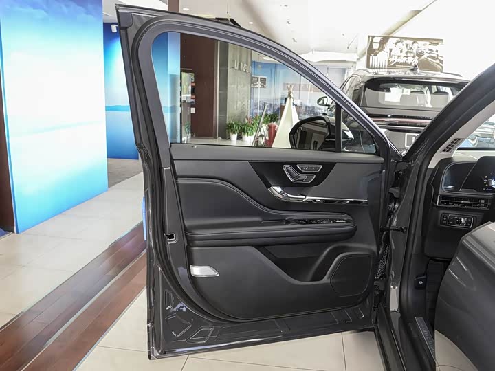 Фото 9 - Lincoln Corsair