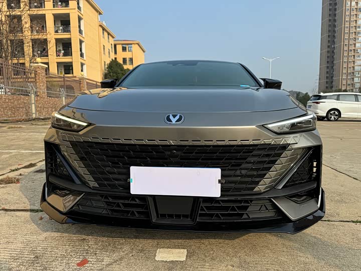 Фото 2 - Changan UNI-V