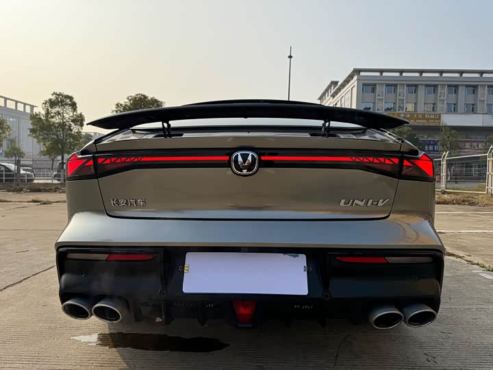 Фото 6 - Changan UNI-V