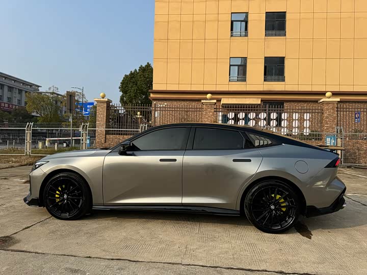 Фото 8 - Changan UNI-V