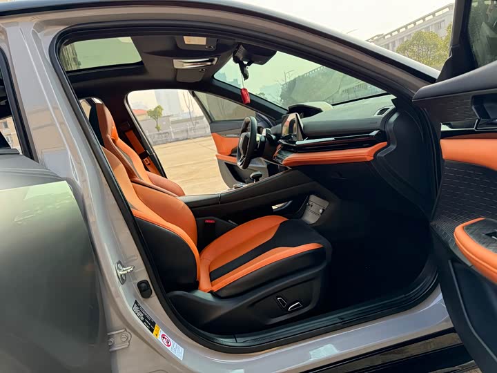 Фото 9 - Changan UNI-V