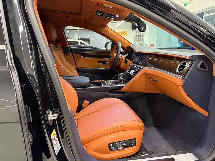 Фото 7 - Bentley Flying Spur