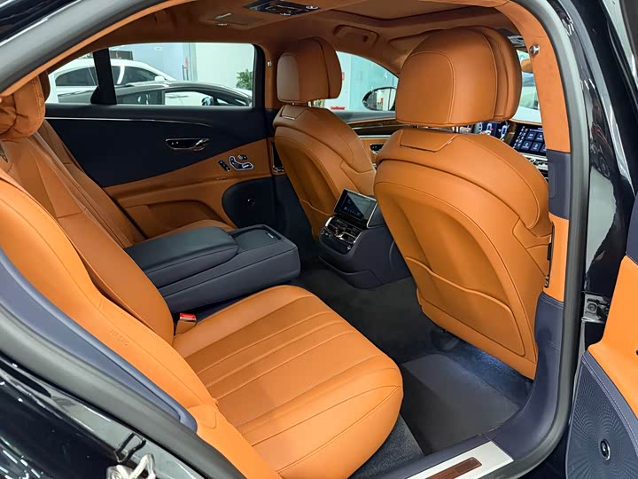 Фото 8 - Bentley Flying Spur