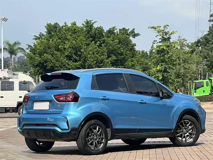 Фото 2 - Geely Vision X3