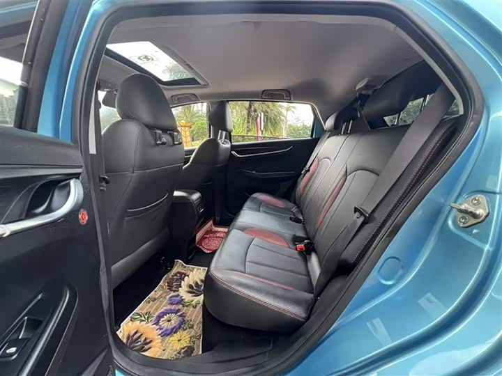 Фото 4 - Geely Vision X3