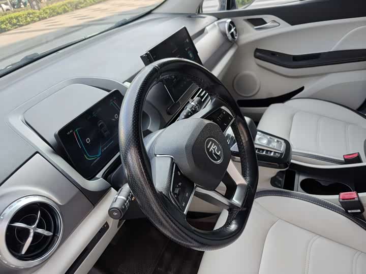 Фото 8 - BYD Yuan Pro