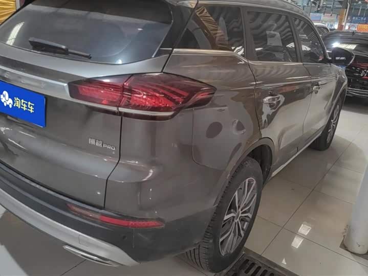 Фото 3 - Geely Atlas