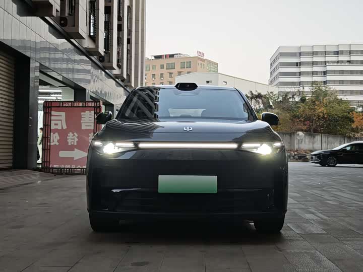 Фото 2 - Leapmotor C10