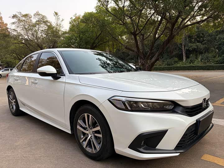 Фото 3 - Honda Civic