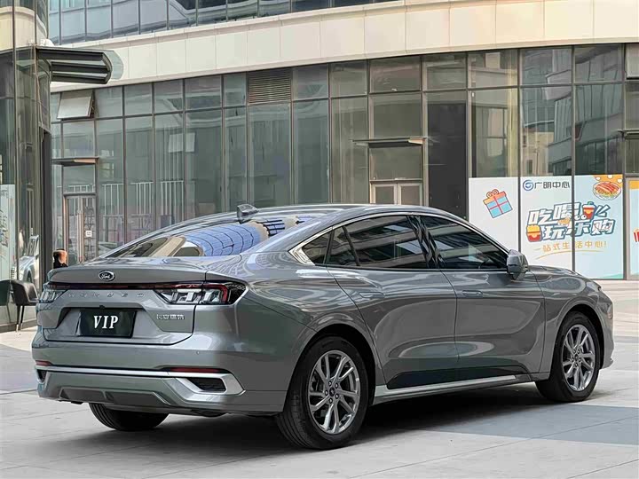 Фото 4 - Ford Mondeo