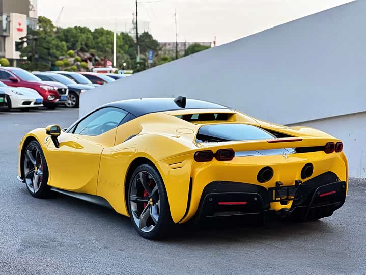 Фото 7 - Ferrari SF90