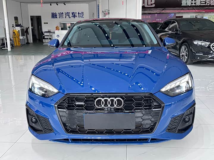 Фото 2 - Audi A5